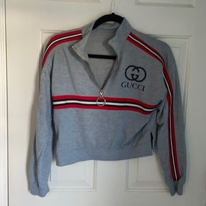 Small vintage looking crop top sweatshirt.